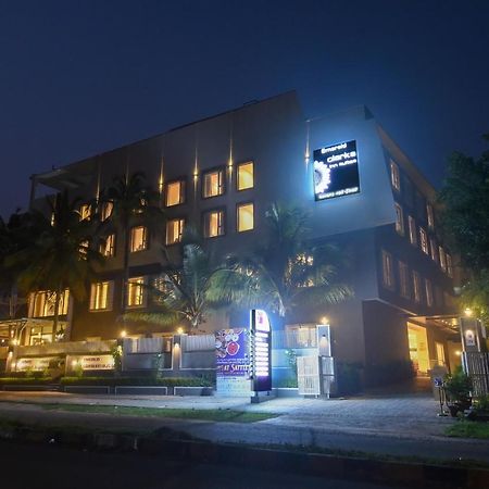 Emerald Clarks Inn Suites Майсур Экстерьер фото