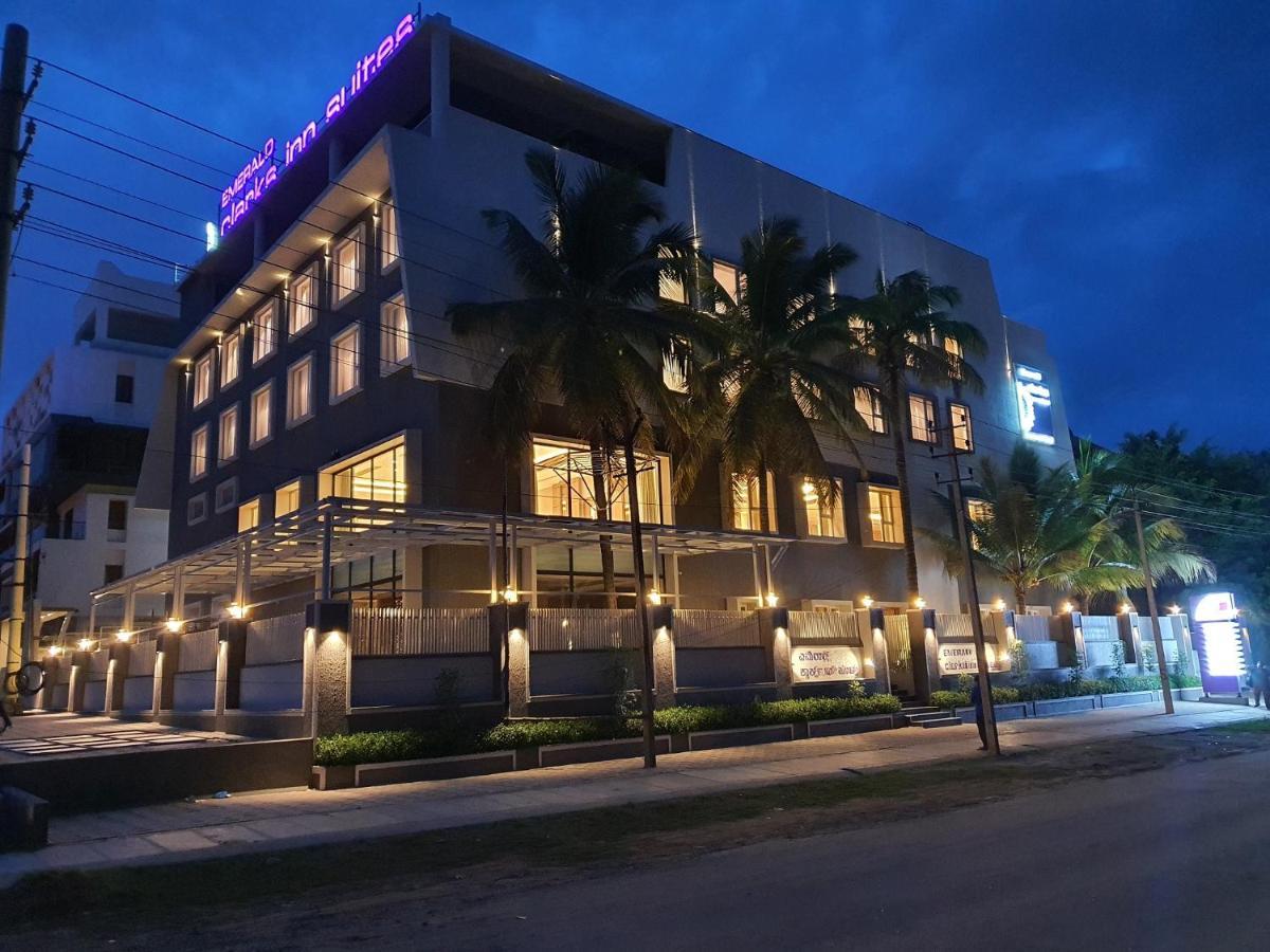 Emerald Clarks Inn Suites Майсур Экстерьер фото