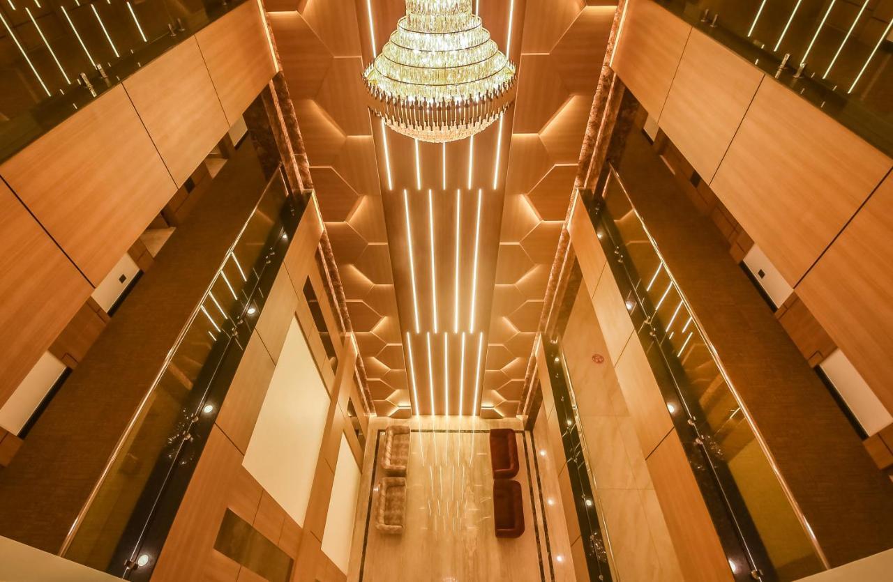 Emerald Clarks Inn Suites Майсур Экстерьер фото